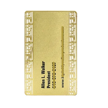 Индивидуальный продукт、Изготовленные на заказ роскошные визитные карточки из матового золота с черной металлической лентой розовые 3d аниме металлические карты для лазерной гравировки